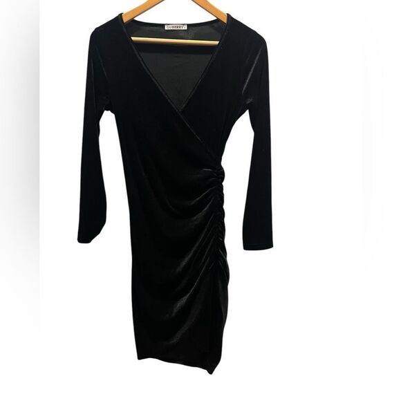 New velvet dress - Picture 2 of 5